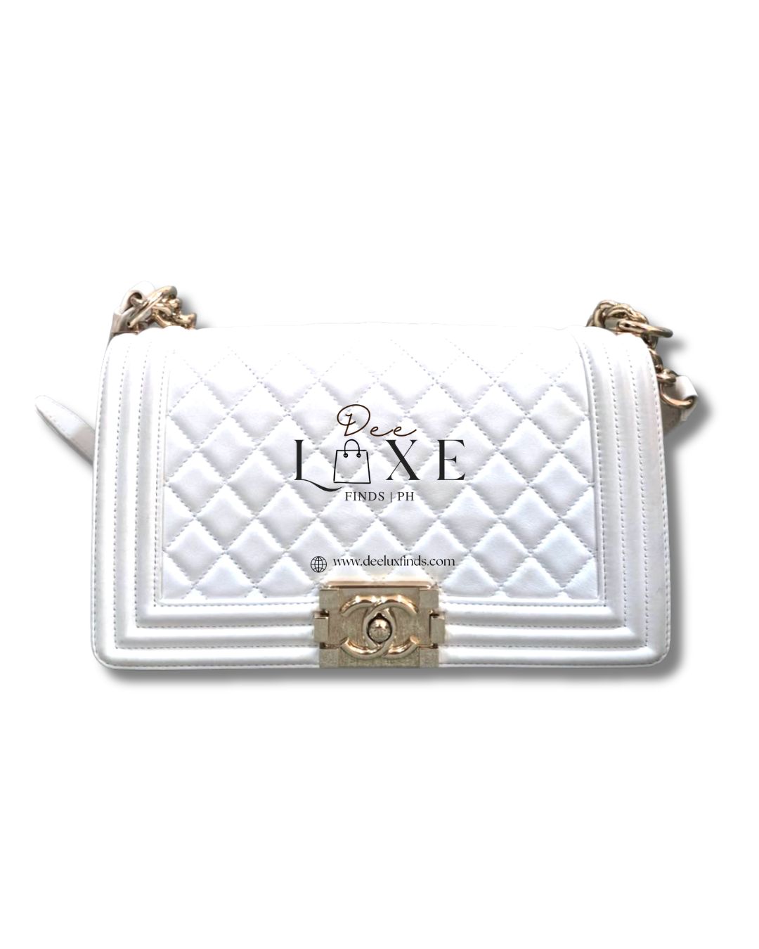 Chanel Boy Medium White - front CC clasp view