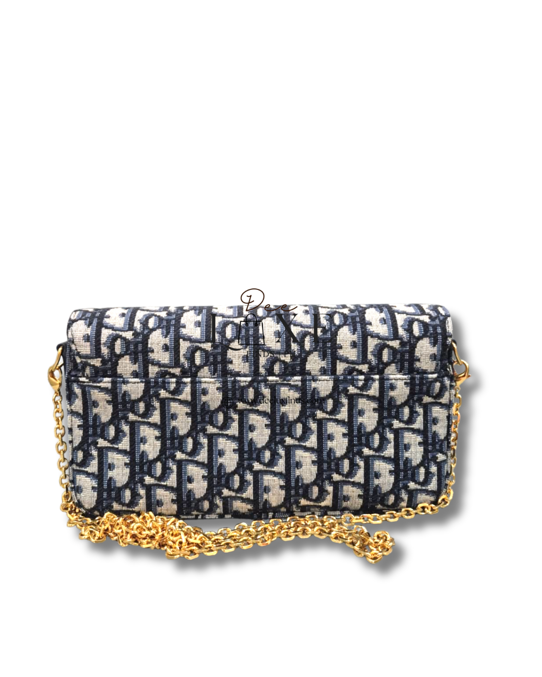 Dior 30 Montaigne - side view with chain detail