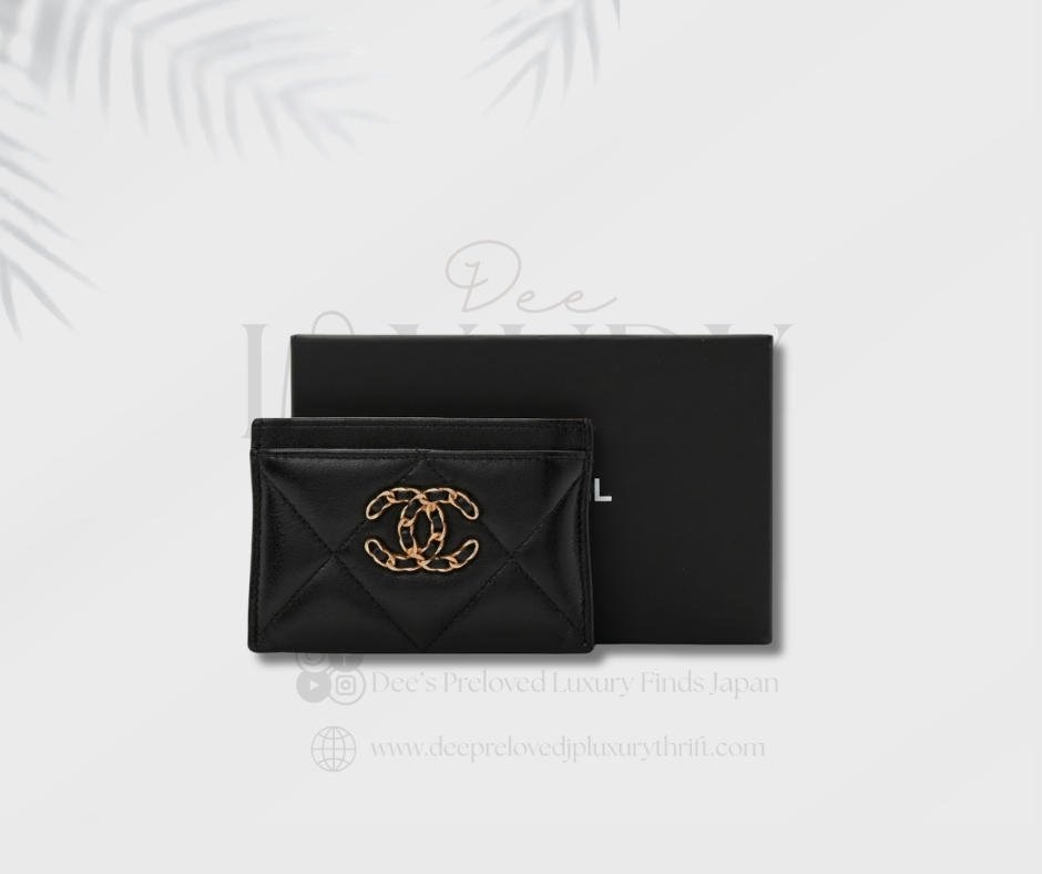 Chanel 19 Cardholder Diamond-Quilted Lambskin Leather