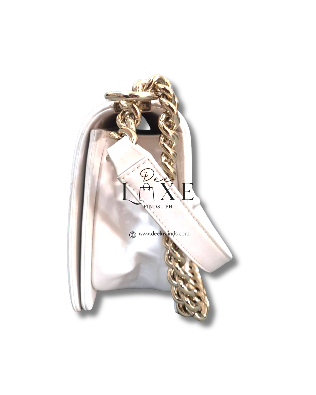 Chanel Boy Medium White - bottom view with chain detail